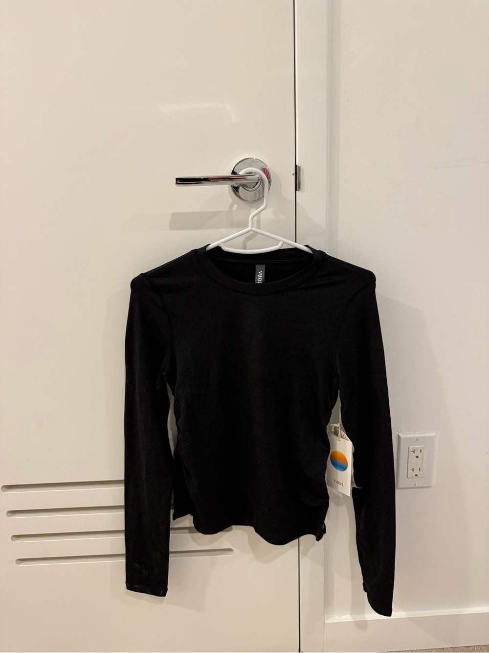 Vuori Black Long Sleeve Crewneck Top